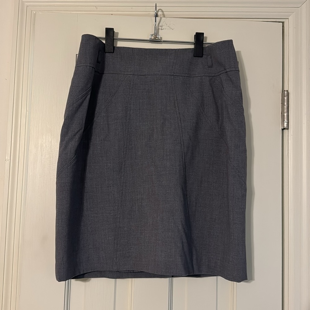 Worthington skirt. Gray. Size 12P.